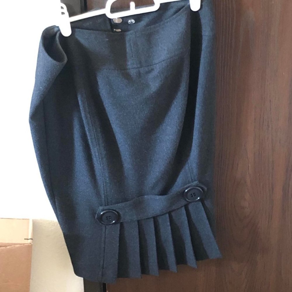 Arden B size 2 skirt